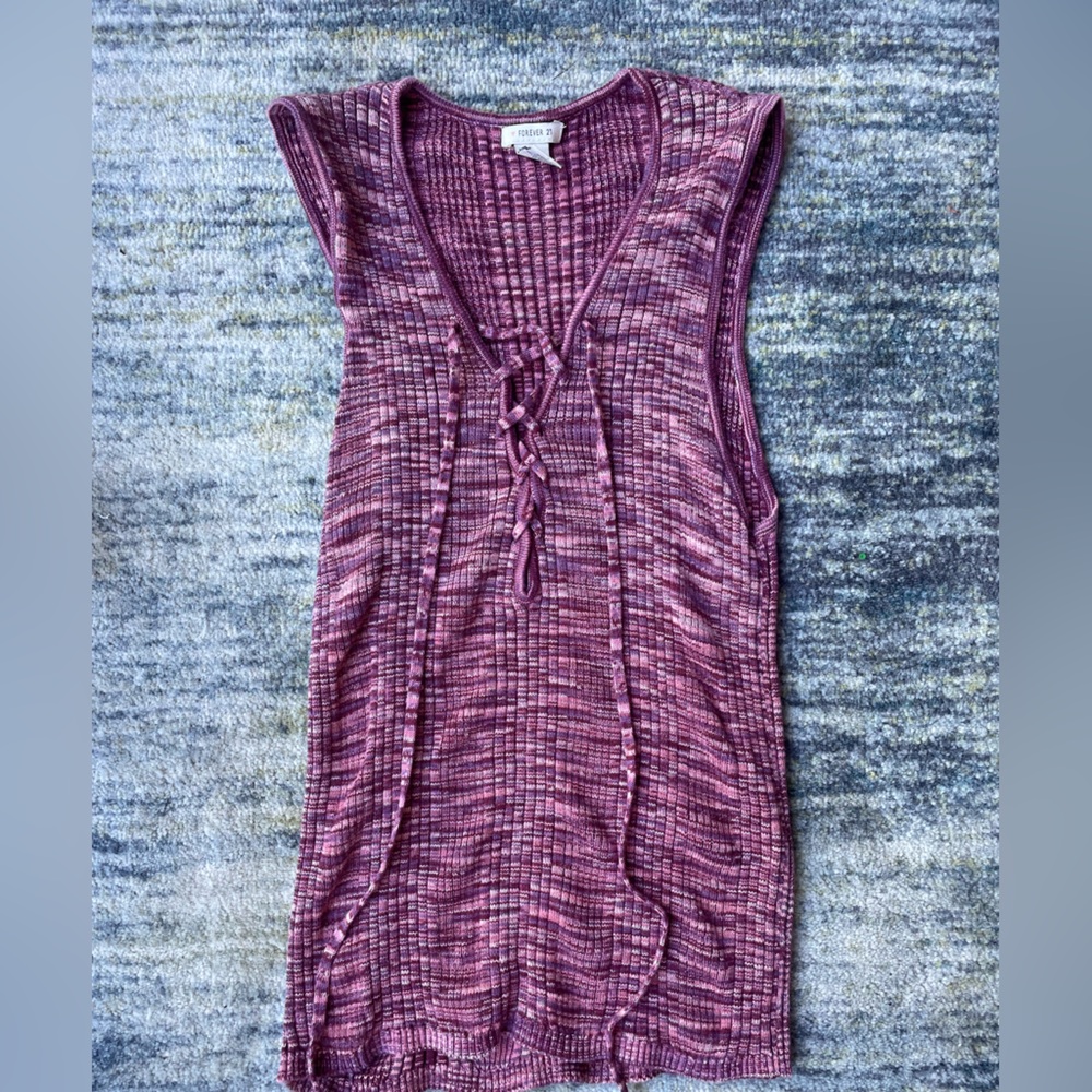 Forever 21 Women’s knit pink/red top.